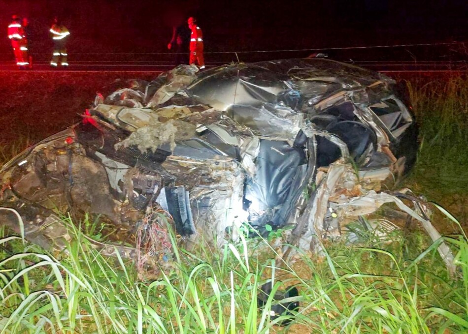 Três pessoas morrem após colisão entre carro e caminhão na MG-050, em Formiga - Foto: Reprodução/Redes Sociais
