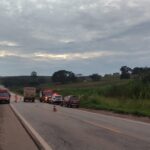 Mulher morre após colisão entre carro e caminhão na MGC-491, em Elói Mendes - Foto: Divulgação/Corpo de Bombeiros