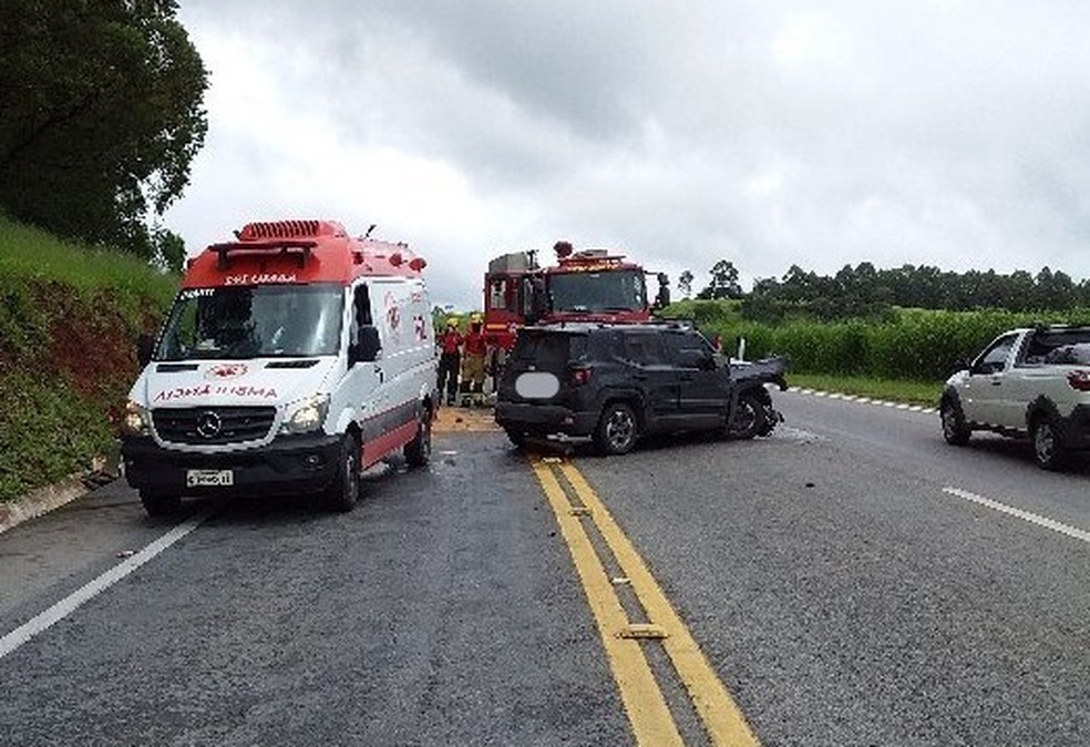 Quatro pessoas ficam feridas após acidente na MG-050, em Formiga - Foto: Reprodução/Redes Sociais