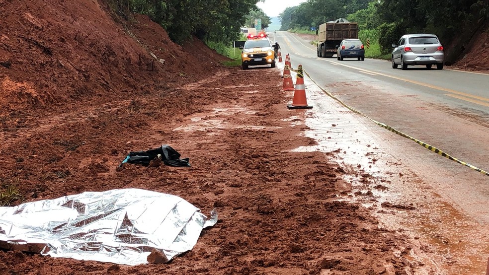 Mulher morre atropelado por na MG-050, em Itaúna - Foto: Divulgação/Polícia Militar Rodoviária