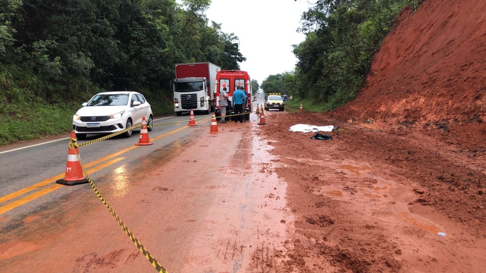 Mulher morre atropelado por na MG-050, em Itaúna - Foto: Divulgação/Polícia Militar Rodoviária