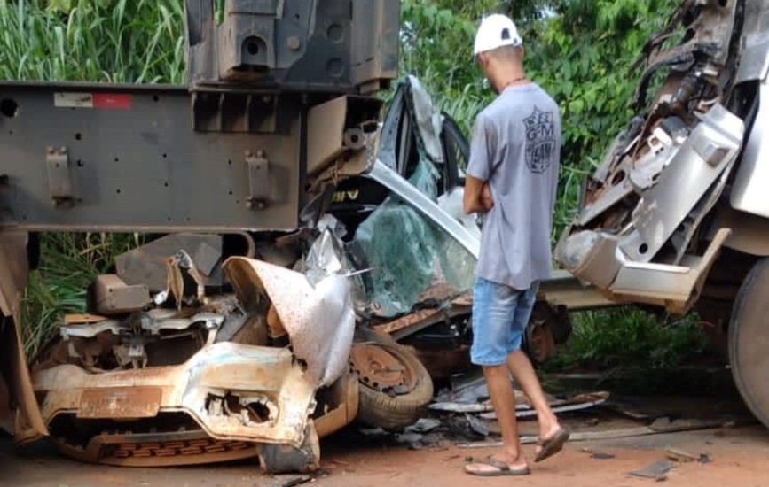 Jovem morre após engavetamento envolvendo 5 veículos na MG-230 em Rio Paranaíba - Foto: Reprodução/Redes Sociais