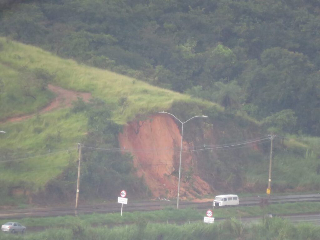 Defesa Civil alerta para risco de deslizamento em BH; veja os sinais de riscos - Foto: Aline Souza/Por Dentro de Minas