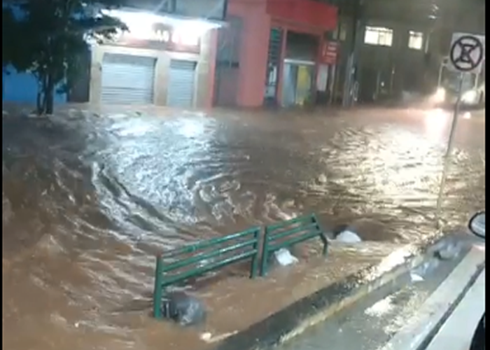 Chuva forte provoca alagamentos e causa estragos em Conselheiro Lafaiete - Foto: Reprodução/Redes Sociais