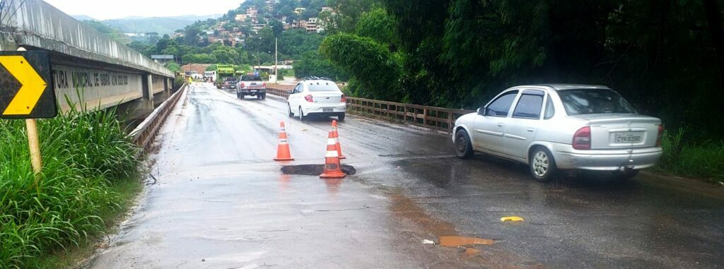 Ponte sobre Rio das Velhas em Sabará passa por manutenção - Foto: DER/Divulgação