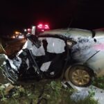 Homem morre após bater carro de frente com carreta na BR-262, em Perdizes - Foto: Divulgação/PRF