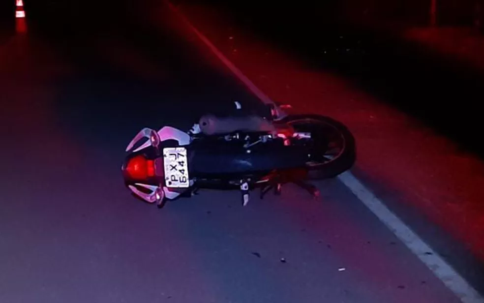 Motociclista morre após bater em traseira de trator na MG-459, em Ouro Fino, no Sul de Minas - Foto: Divulgação/Polícia Militar Rodoviária