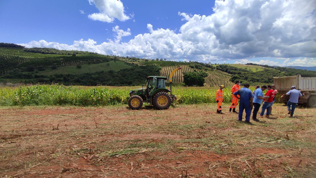 Homem morre prensado por máquina ensiladeira em Belo Vale - Foto: Divulgação/Corpo de Bombeiros