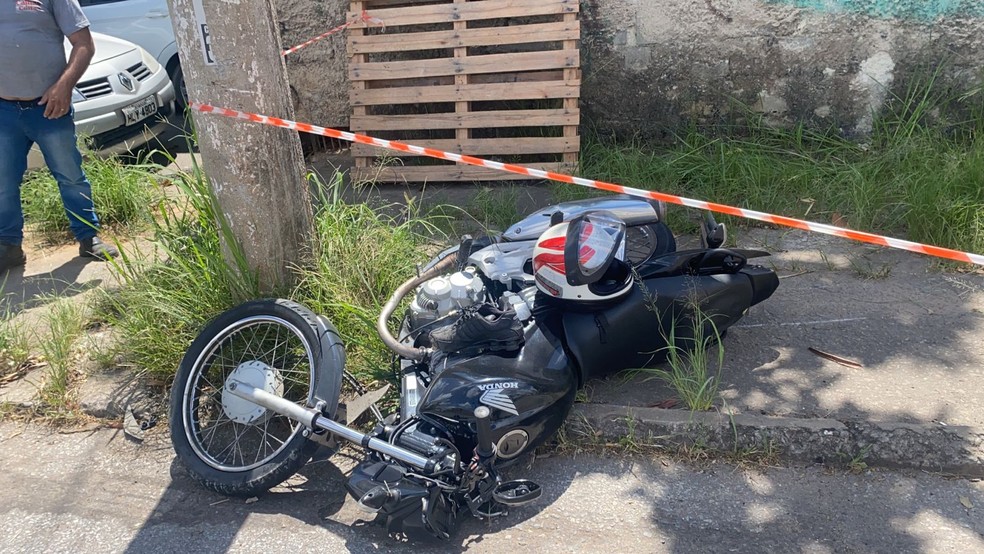 motociclista morre após colidir com poste na Avenida Cristiano Machado, no bairro Floramar, em BH - Foto: Reprodução/Redes Sociais