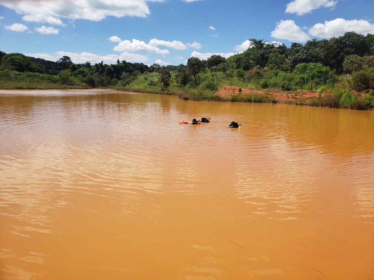 Corpo de adolescente é encontrado após afogar em lagoa de Mateus Leme - Foto: Divulgação/CBMMG