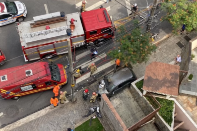 Duas idosas morrem após carro bater em muro no bairro Silveira, em BH - Foto: Reprodução