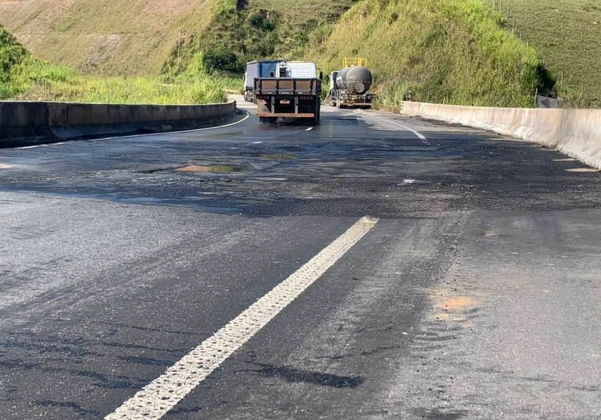 Piso irregular requer atenção de motorista na ponte sobre o Ribeirão Severo II, na BR-381, em Antônio Dias - Foto: Divulgação/DNIT