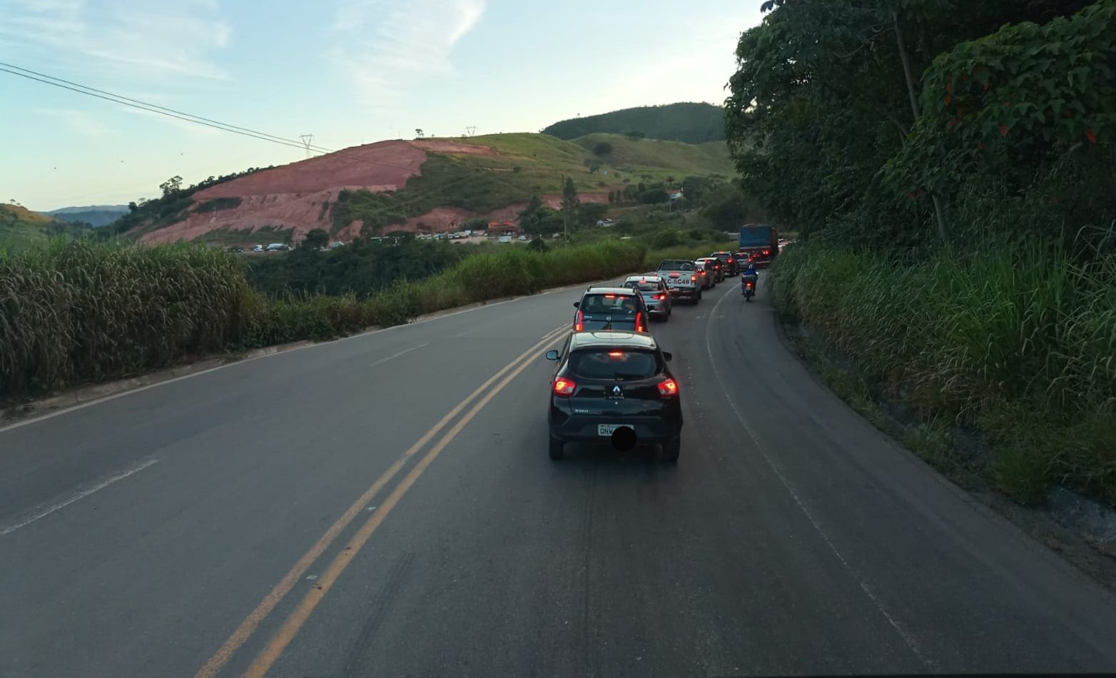 Trânsito na BR-381, em Nova Era - Foto: Reprodução/Redes Sociais