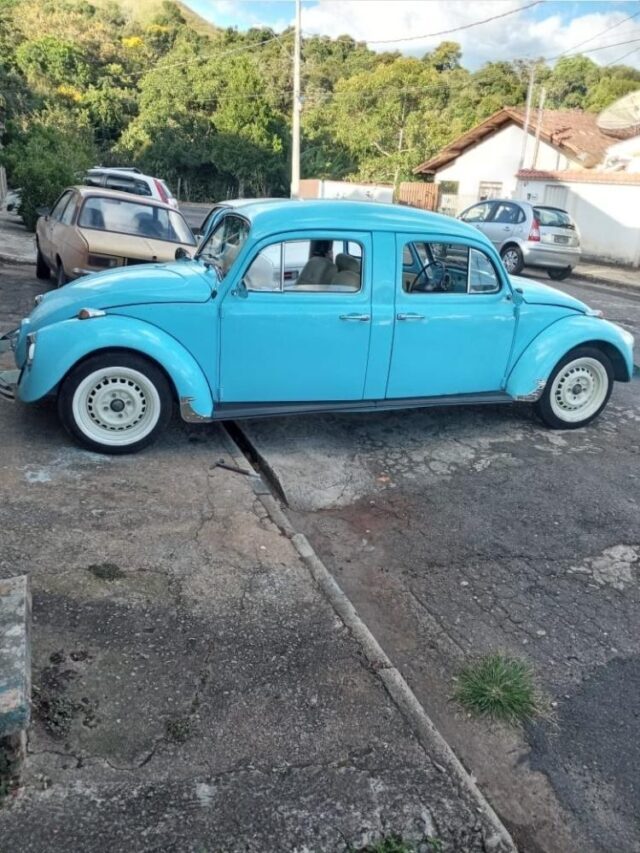 Fusca com duas frentes, de Poços de Caldas (MG), viraliza nas redes sociais