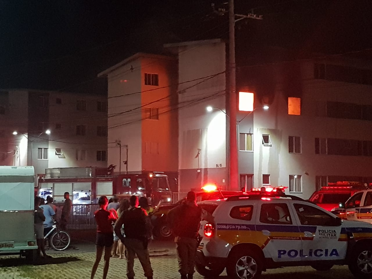 Morador atear fogo em apartamento após ordem de despejo em Lagoa Santa - Foto: Divulgação/CBMMG