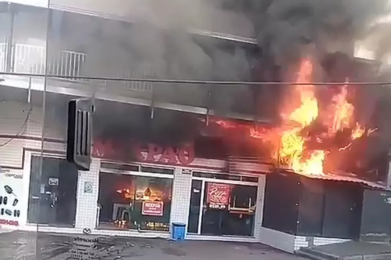 Incêndio destrói padaria Mix Pão no bairro Nazaré, em BH - Foto: Reprodução