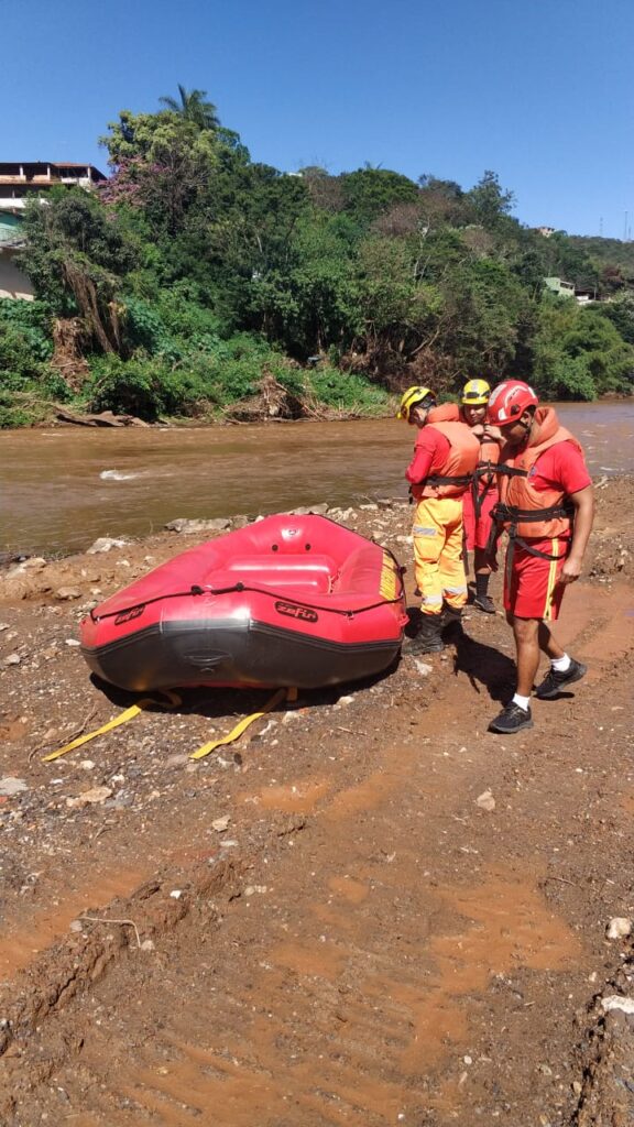 Homem morre desaparece após cair no Rio das Velhas, em Sabará, na Grande BH - Foto: Divulgação/CBMMG