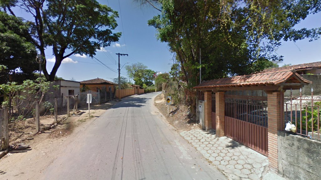 Jovem é encontrado morto em rua de Esmeraldas, na Grande BH - Foto: Reprodução/Google Street View