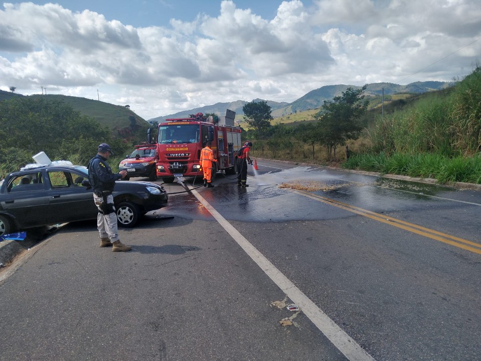 Acidente deixa motorista ferido na BR-116, em Engenheiro Caldas - Foto: Divulgação/CBMMG