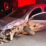 Três pessoas ficam feridas após acidente entre Varginha e Elói Mendes, no Sul de Minas - Foto: Divulgação/Corpo de Bombeiros