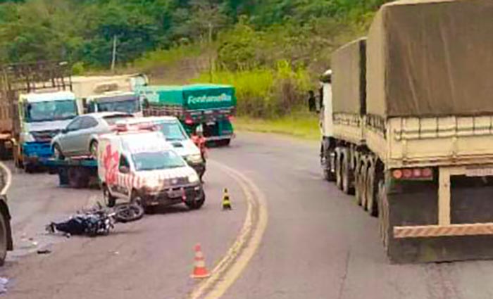 Motociclista morre após acidente com carreta na BR-381, em São Gonçalo do Rio Abaixo - Foto: Reprodução/Redes Sociais