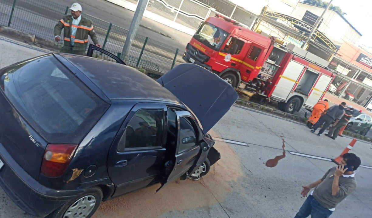 Jovem de 20 anos fica ferido após acidente na Avenida Cristiano Machado, em BH - Foto: Divulgação/CBMMG