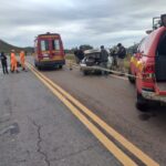 Criança morre após acidente entre carro e moto na BR-367, em Diamantina - Foto: Divulgação/CBMMG