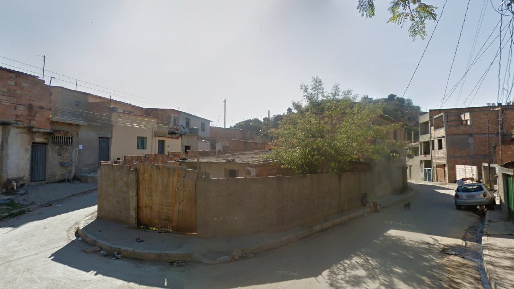 Irmãos são baleados na casa da avó no bairro Morro Alto, em Vespasiano - Foto: Reprodução/Google Street View