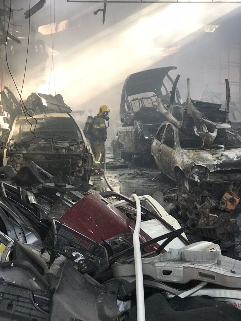 Galpão de oficina mecânica é destruído por incêndio de grandes proporções no bairro Bonfim, em BH - Foto: Divulgação/CBMMG