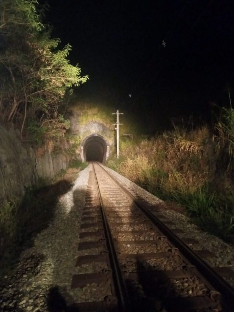 Homem morre após ser atropelado por trem na zona rural de Sabará - Foto: Divulgação/Corpo de Bombeiros