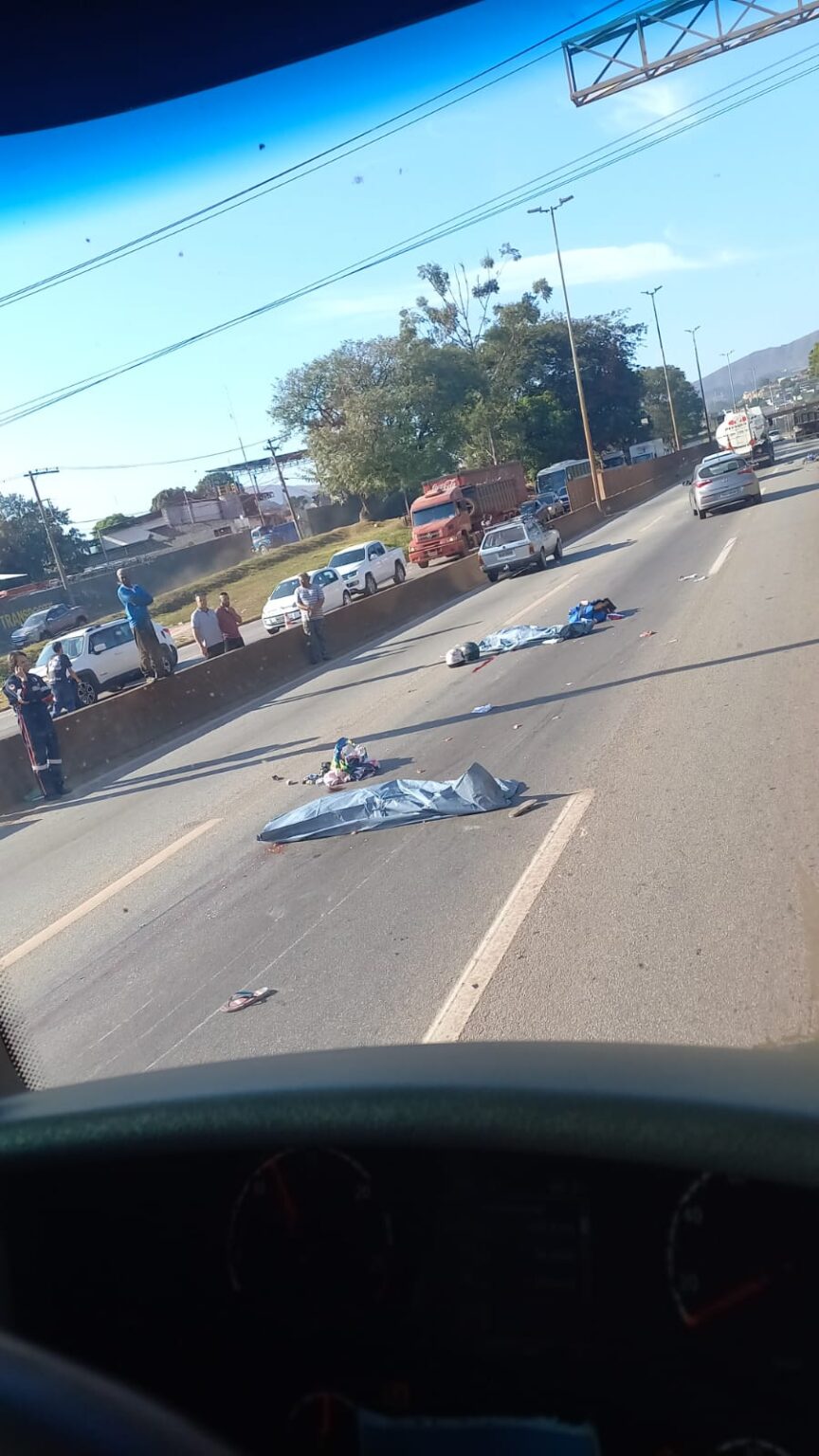 Duas pessoas morrem arrastadas por um caminhão em acidente no bairro Betânia, no Anel Rodoviário - Foto: Reprodução/Redes Sociais