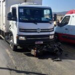 Motociclista fica ferido após acidente com caminhão na MG-050, em Piumhi - Foto: Divulgação/Samu