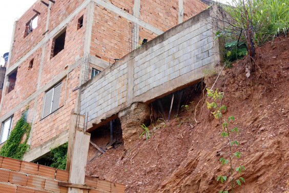 Veja os 200 pontos que receberão obras da PBH contra riscos geológicos 1 Veja os 200 pontos que receberão obras da PBH contra riscos geológicos - Foto: Abraão Bruck/CMBH
