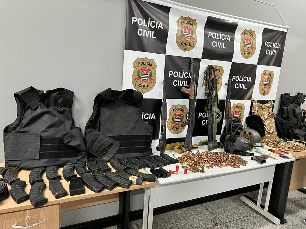 Polícia Civil de SP apreende fuzis, pistolas e munições usados em atacou agência de Itajubá - Foto: Divulgação/Polícia Civil de São Paulo