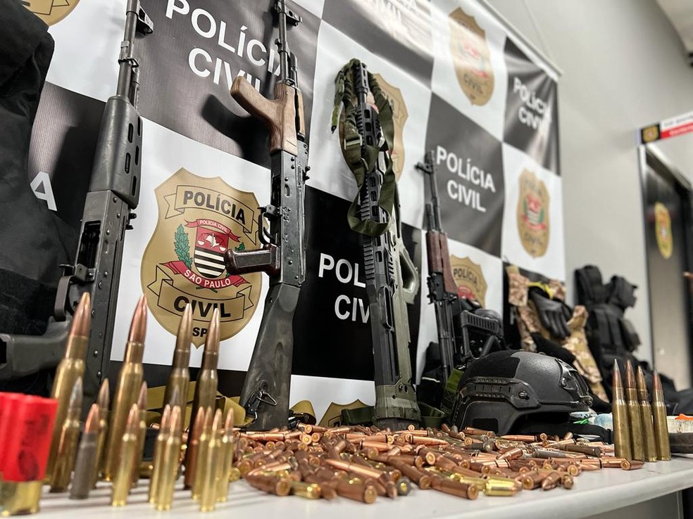 Polícia Civil de SP apreende fuzis, pistolas e munições usados em atacou agência de Itajubá - Foto: Divulgação/Polícia Civil de São Paulo