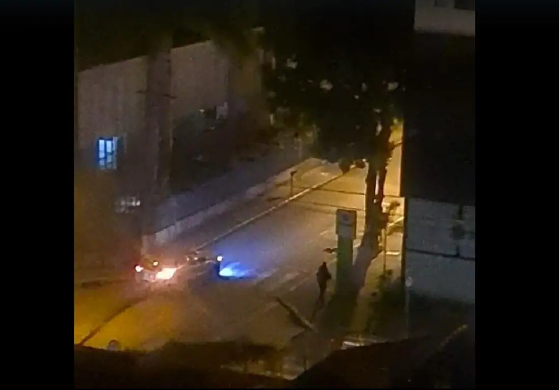 Criminosos atacam pelotão da Polícia Militar e explodem agência bancária em Itajubá, no Sul de Minas - Foto: Reprodução/Redes Sociais