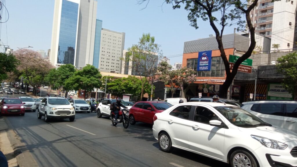 Homem morre atropelado e motorista foge sem prestar socorro no bairro Santo Antônio, em BH - Foto: Por Dentro de Minas (Arquivo)