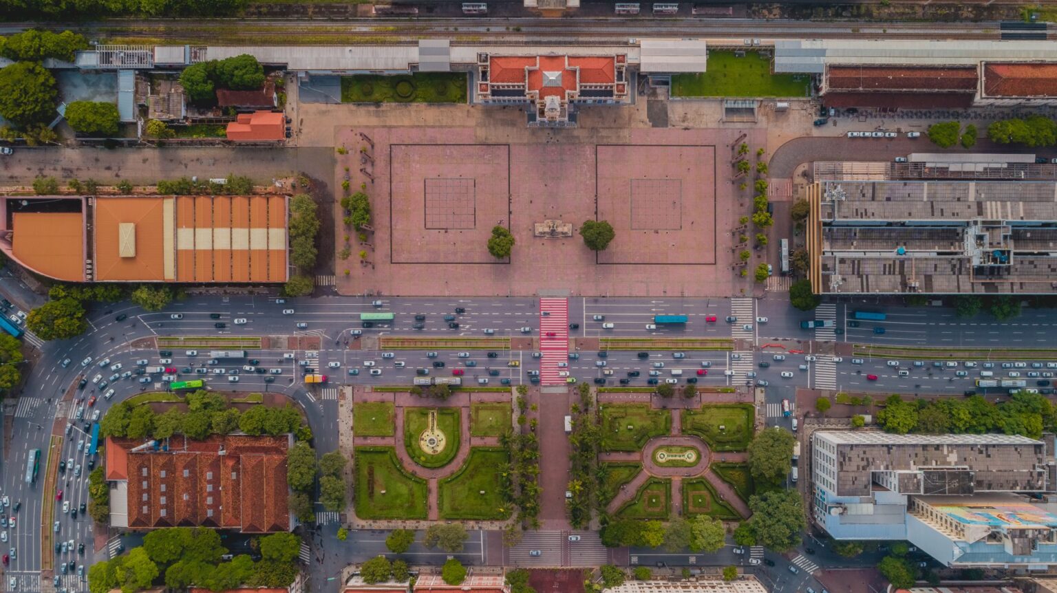 Arraial de Belo Horizonte tem operação especial de trânsito; veja alterações Praça da Estação - Foto: Divulgação/Qu4rto Studio/Acervo Belotur