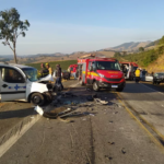 Cinco pessoas ficam feridas em acidente entre van escolar, carro da Saúde da Prefeitura de Itajubá e carro de passeio na MG-179 - Foto: Divulgação/CBMMG