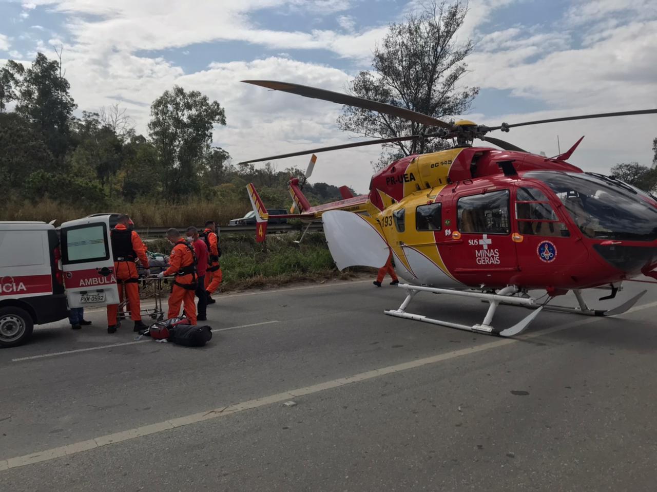 Motorista fica gravemente ferido após acidente entre caminhões na MG-424, em São José da Lapa - Foto: Divulgação/CBMMG