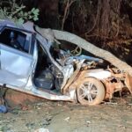 Três jovens ficam feridos após carro capotar em estrada vicinal entre Cordislândia e Elói Mendes - Foto: Divulgação/CBMMG