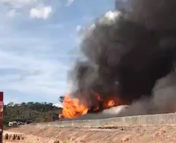 Após 17 horas interditada, BR-262 é liberada em Betim, na Grande BH - Foto: Reprodução/Redes Sociais