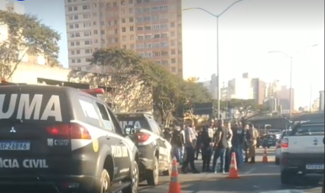 Motorista de reboque é baleado por delegado em briga de trânsito na Avenida do Contorno em BH - Foto: Reprodução/Redes Sociais