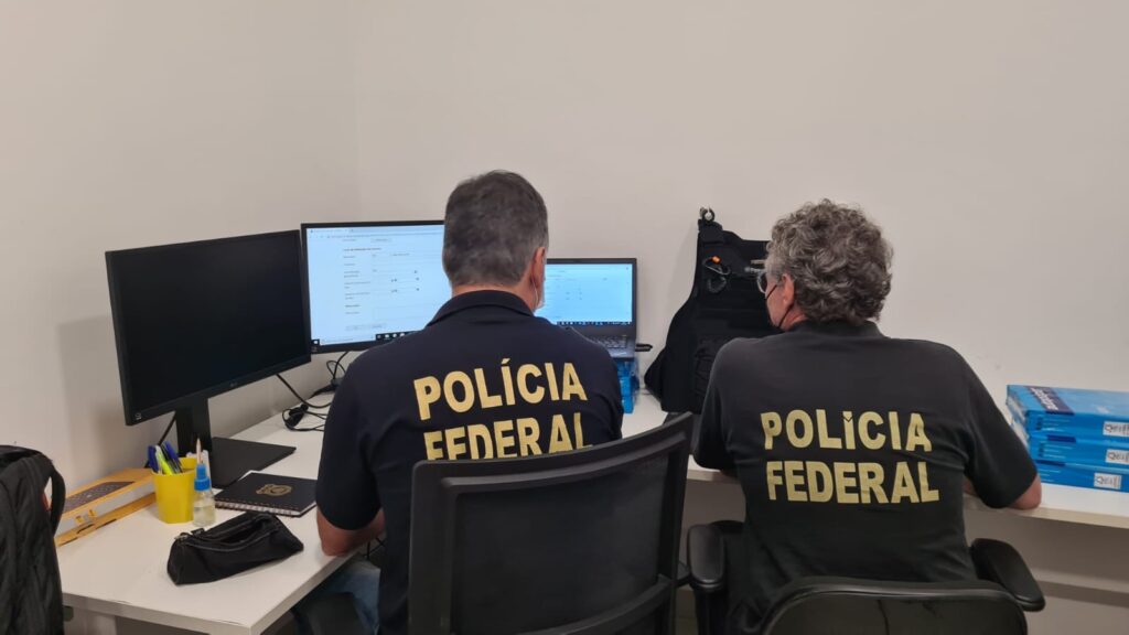 Polícia Federal realiza operação contra exploração sexual infantil na web em Timóteo - Foto: Divulgação/PF