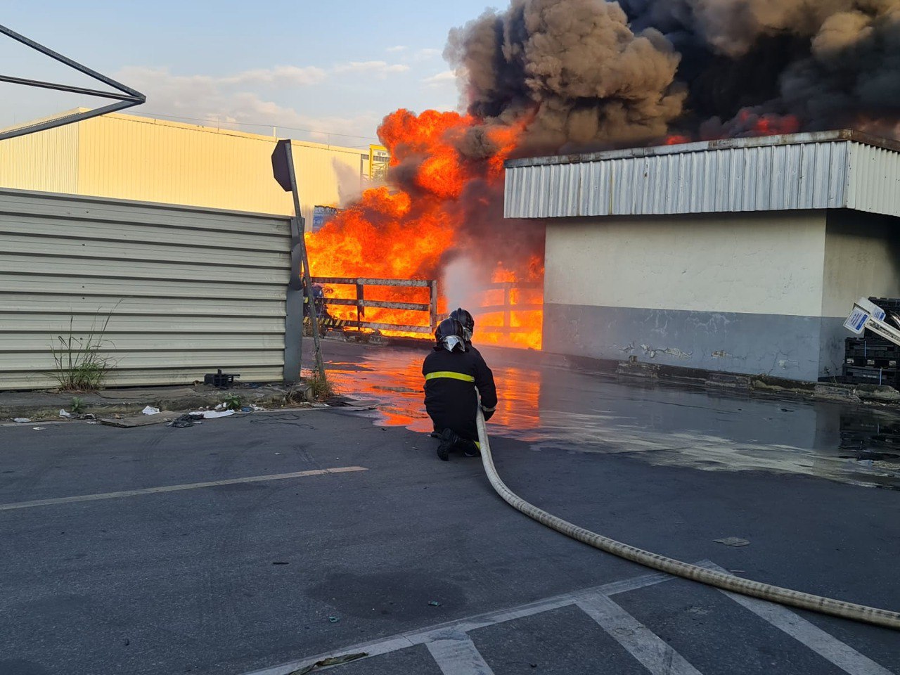 Galpão de embalagens da FIAT é atingida por incêndio em Betim - Foto: Divulgação/CBMMG