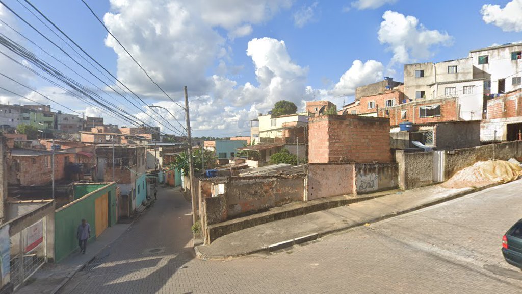 Homem é assassinado a tiros na Vila Apolônia, na Região de Venda Nova, em BH - Foto: Reprodução/Google Street View