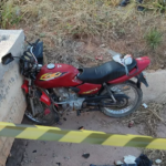Motociclista morre após bater em bueiro na MG-050, em Carmo do Cajuru - Foto: Divulgação/PMRv