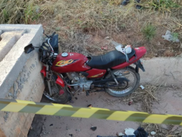 Motociclista morre após bater em bueiro na MG-050, em Carmo do Cajuru - Foto: Divulgação/PMRv
