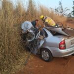 Dois motoristas morrem em acidente entre carros na MGC-452, em Uberlândia - Foto: Divulgação/CBMMG