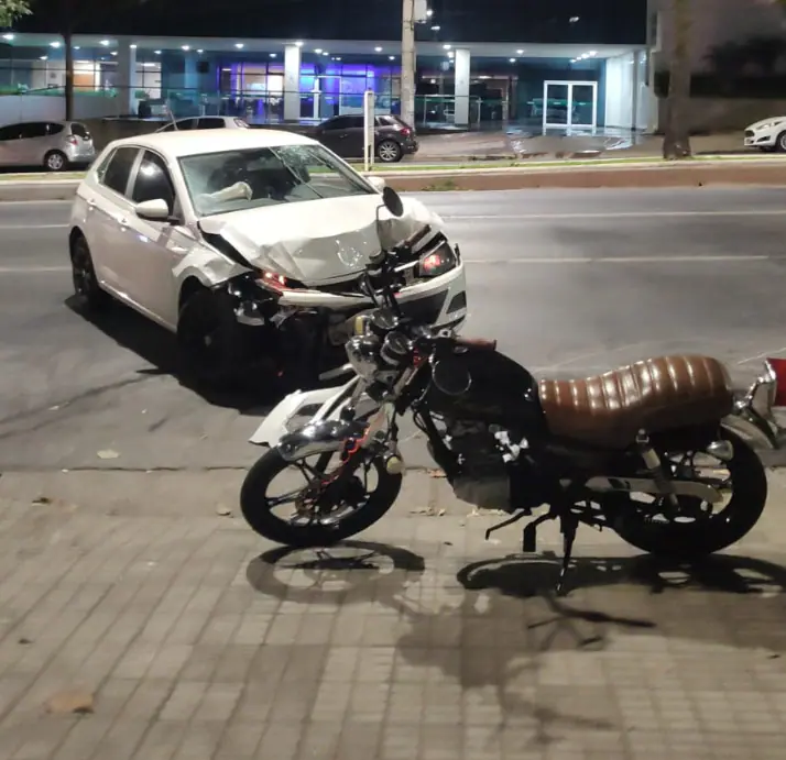 Motorista com sinais de embriaguez provoca acidente na Avenida do Contorno, em BH - Foto: Divulgação/PMMG